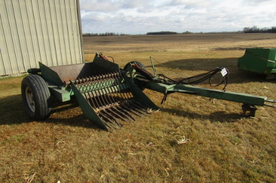 1268. CROWN PULL TYPE FORK TYPE ROCK PICKER