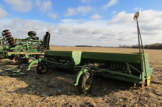 1274. JOHN DEERE MODEL 9300 TWO SECTION 20 FT. PRESS DRILL, TOW HITCH, 6 IN