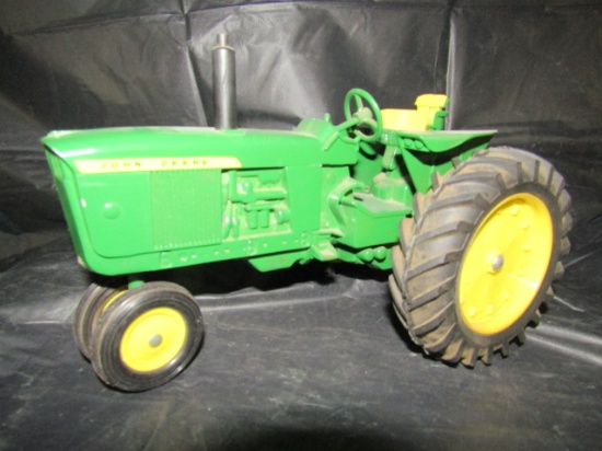 10. 1/16 John Deere 20 Series Tractor, NF, Repaint, Has Paint Chips, No Box