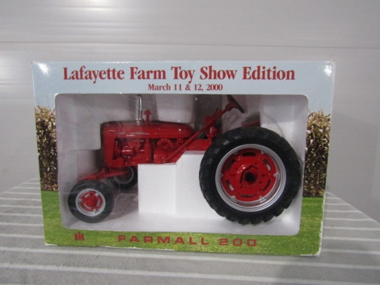 327. 1/16 IH 200 Toy Tractor, WF, 2000 Lafayette Toy Show, New in Box