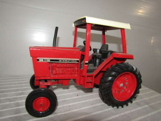 466. 1/16 IH 186 Hydro Toy Tractor, Singles, No Box