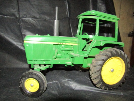 6. 1/16 John Deere 40 Series, Repaint, No Box