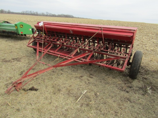 0752. IH 10 FT. Double Disc Ground Lift Grain Drill, Grass Seeder