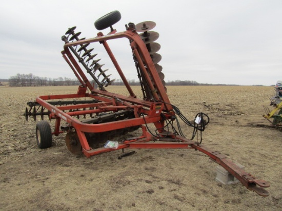 0759. Allis Chalmers Model 2600 17 FT. Center Fold Tandem Disc, 4 Carrier W