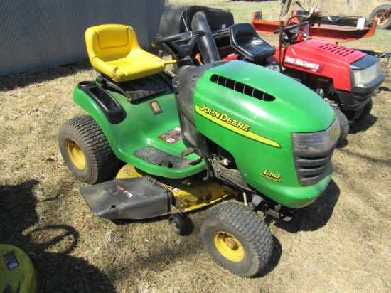 1316. JOHN DEERE MODEL L-110 RIDING LAWN TRACTOR, 42” DECK, SHOWS 876 HOURS