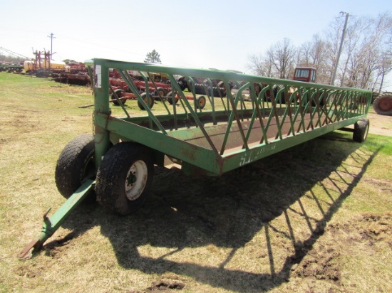 1366. SI 28 FT. Tri Cycle Front Bunk Feeder Wagon