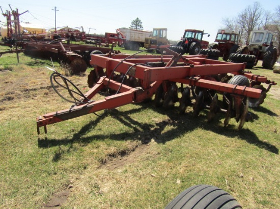 1368. Miller HD 12 FT. Tandem Offset Disc, 22 Inch Cutaway Blades, Dual Whe