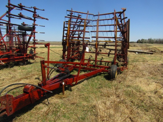 1378. Melroe 30 FT. Multi-Weeder