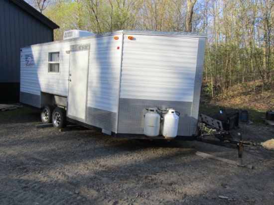 1434. 2010 ICE CASTLE SPIRIT 22’ FISH HOUSE, TANDEM AXLE BERKON HYDRAULIC F