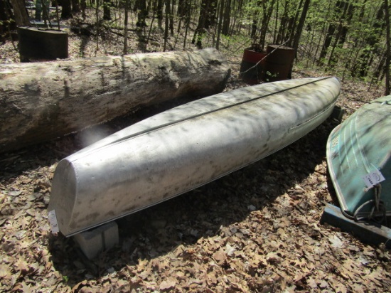 1442. 1974 GRUMAN 17’ ALUMINUM CANOE, NO TITLE OR REGISTRATION