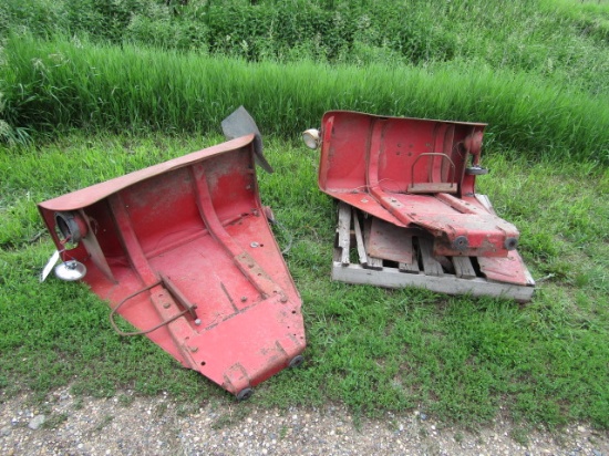 1601. PAIR OF IH FLAT TOP FENDERS, FIT 706 ETC.