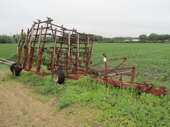 1642. MELROE MODEL 420 30 FT. MULTI-WEEDER