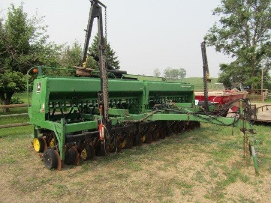 1670. JOHN DEERE MODEL 750 20FT. NO TILL DRILL, HYD. ROCK N ROLL DRILL FILL