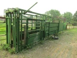1674. PORTABLE CROWDING TUB AND WORKING CHUTE, SELF LOCKING HEADGATE, 11 FT