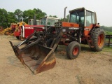 1689. 1978 IH MODEL 1086 DIESEL TRACTOR, DUAL DOOR CAB, INSIDE AND OUTSIDE