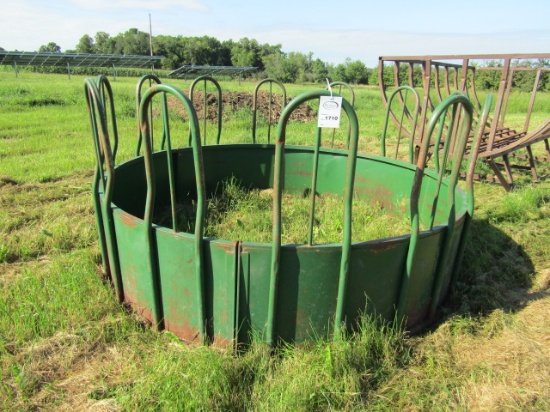 1710. CROWN STYLE ROUND BULL  BALE FEEDER FOR HORSES OR HORNED CATTLE