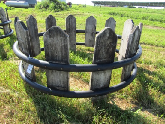 1712. POLY FRAME WITH WOOD SLAT ROUND BALE FEEDER FOR HORSES, HORNED CATTLE OR CALVES