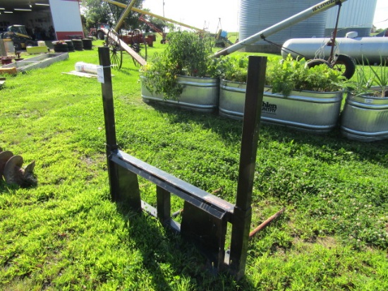 1717. NOTCH 3 PRONG SKID LOADER MOUNTED BALE SPEAR WITH REMOVABLE SIDE EXTE