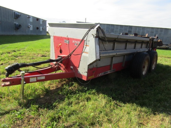 1724. VERY CLEAN AGCO MASSEY FERGUSON MODEL 3743 (430 BU.) TANDEM AXLE MANU