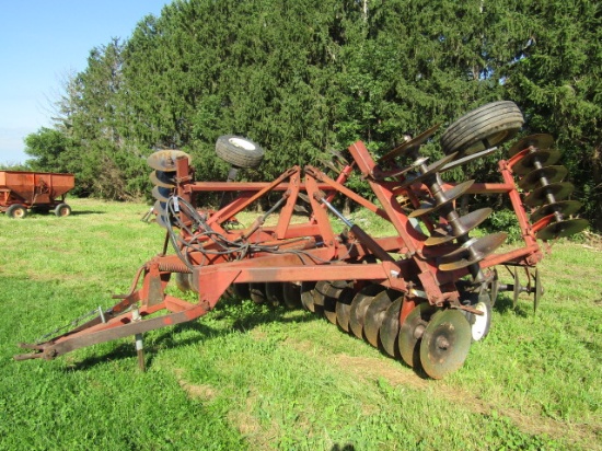 1732. IH  MODEL 490 20 FT. HYDRAULIC FOLD DISC, DUAL WHEELS ON MAIN FRAME,