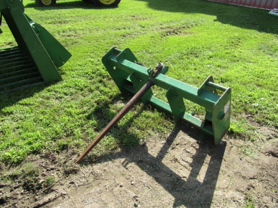 1893. QUICK TACH ROUND BALE SPEAR, FITS JD 741 LOADER