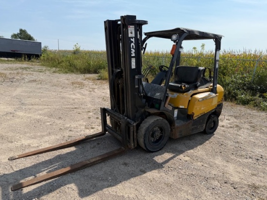 1780. TCM Model FG25T3 LP Forklift, 189” Triple Mast, Side Shift, 4050 Pound Lift, 60” Forks,
