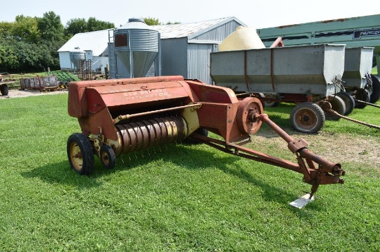 NEW HOLLAND HAYLINER 68 SMALL SQUARE BALER
