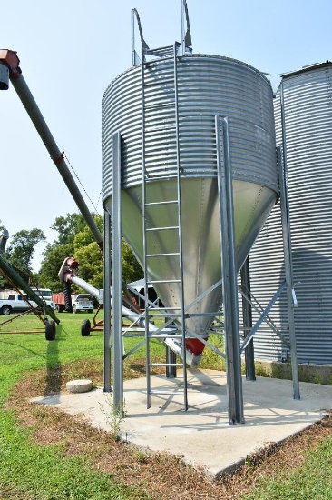 QC 8 TON FEED BIN W/ AUGER, 3/4 MOTOR