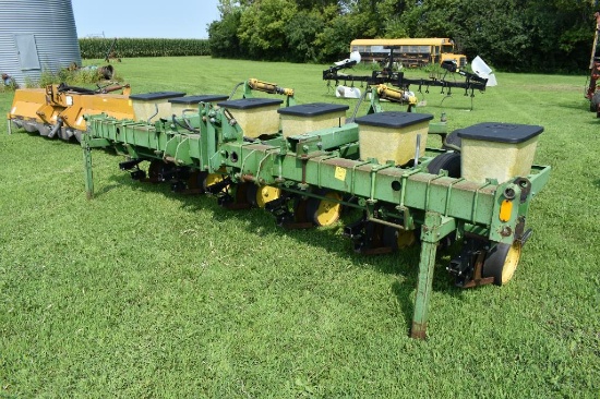JOHN DEERE 7100 6 ROW 30" MOUNTED PLANTER, LIFT ASSIST, BEAN & CORN PLATES, JOHN DEERE 250