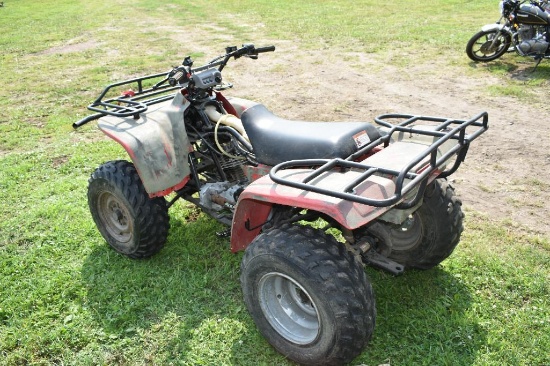 HONDA FOUR TRAX 4 WHEELER, (DOES RUN)
