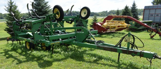 1917. JOHN DEERE MODEL 680 20 SHANK HYDRAULIC FOLD CHISEL PLOW, WALKING TAN