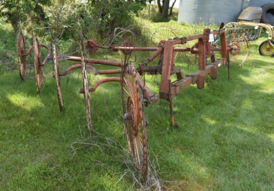 1944. TONUTTI 10 WHEEL 3 POINT WHEEL RAKE
