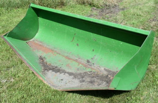 1959. JOHN DEERE 7 FT. QT MATERIAL BUCKET, BELIEVED TO FIT JD 640 LOADER, H