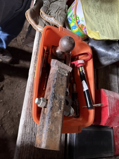 1973-C. 2& 5/16 RECRIVER HITCH, ADJUSTABLE WRENCH, MISC. TOOLS AND SOCKETS