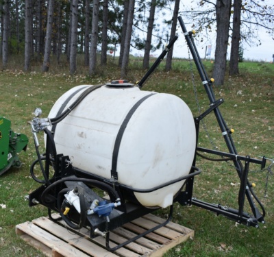 193. Nice 200 Gallon 3 Point Mounted Sprayer, 21 Ft. +/- Folding Booms, Pto