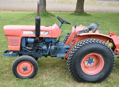 195. Kubota Model L-1500 Two Cylinder 15 H.P. Diesel 2 Wheel Drive Compact