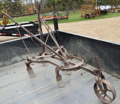 199. One Horse One Row Cultivator With Cast Iron Handles