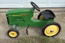 212.JOHN DEERE 8310MFWD PEDAL
