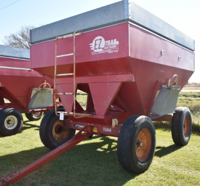 219. Ez Trail Model 3400 Gravity Box, Galvenized Extensions, Access Ladder,
