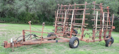 257. Melroe 30 Ft. Multi-Weeder