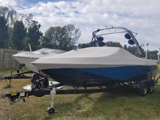 2011 Malibu 247 LSV. This boat is located in: Waterford TWP, MI