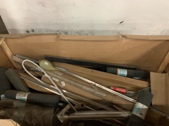 Pallet of mixed merchandise, to include but not limited to: Wall corners, rugs, curtain rods and mor