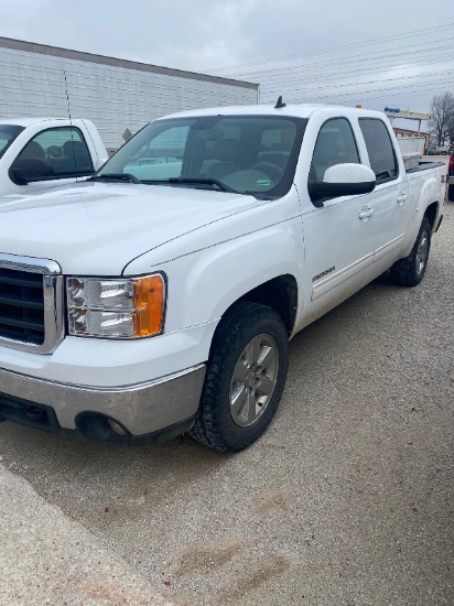 Cassville, MO- 2011 GMC 1500 Sierra SLT Crew Cab Pickup Truck