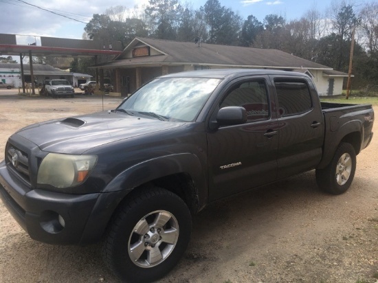 Columbia, MS- 2010 Toyota Tacoma SR5 Crew Cab Pickup Truck