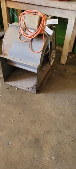Algona, IA- Squirrel Cage Fan