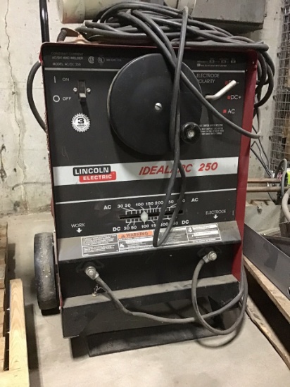 Lincoln electric Ideal arc 250 Welder, Model:Ac/Dc 250