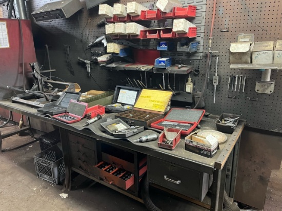 Blow Out Bench, Cylinder Head Holder, Tooling for Cylinder Head liners.