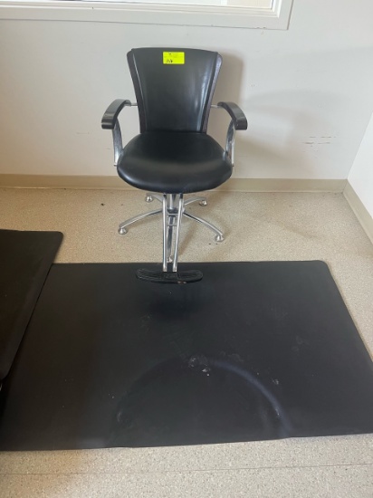 Loc: 12.8.  Barber Chair w/Anti-Fatigue Mat