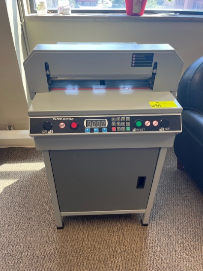Loc: 12.6.  18" Automatic Electric Paper 450mm Cutting Machine; Model 450VS+