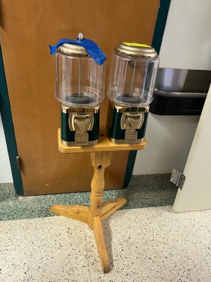 Loc: 12.5. Candy Dispenser Machine by Silent Sales Force